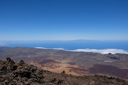 山顶火山景观海景图片