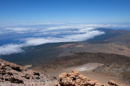 山顶火山景观海景图片