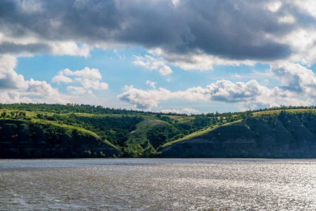 俄罗斯大草原和顿河上游的景色.美丽的夏季景观照片