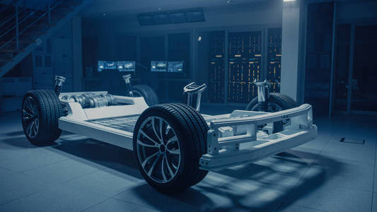 工业机械设计实验室里的真实电动汽车平台底盘原型的概念.