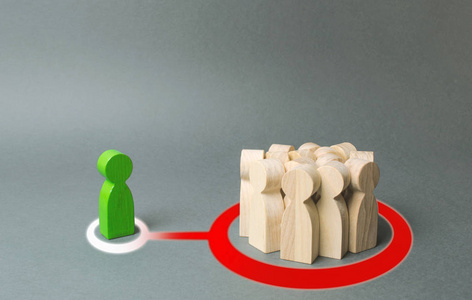 被社会排斥,孤独.