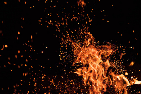 雪花四溅火花四溅.美丽的火焰背景.照片