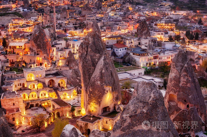 土耳其卡帕多西亚戈雷姆夜景。世界著名的旅游者