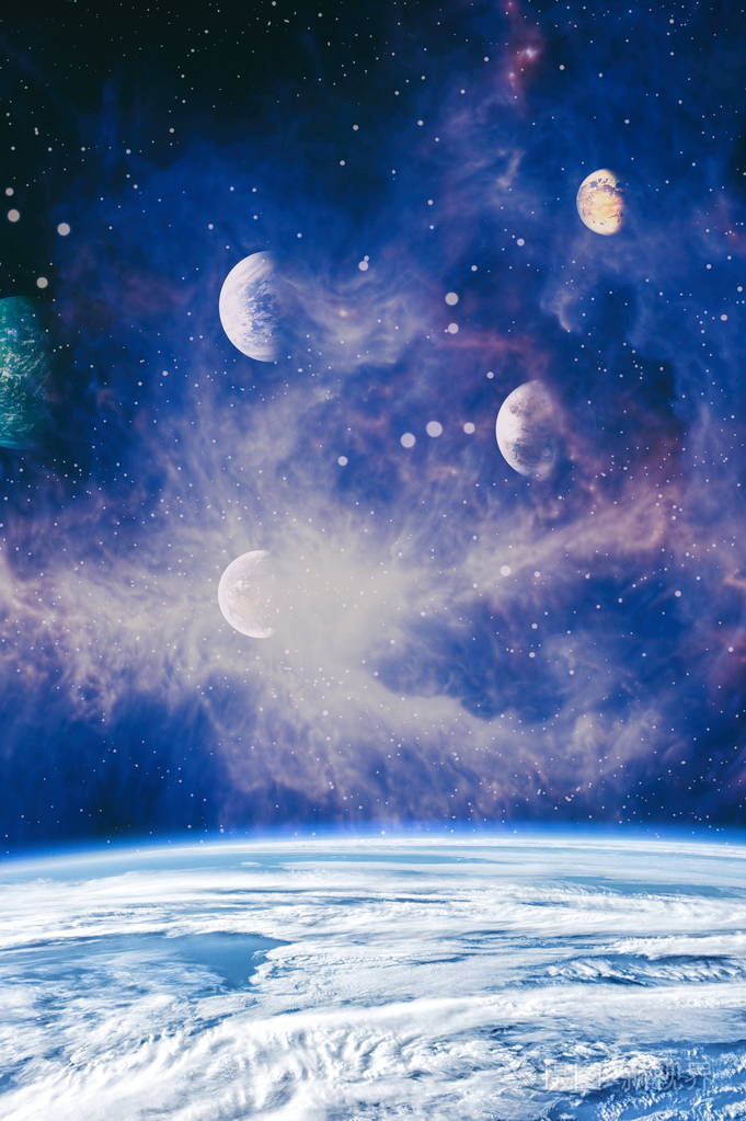 银河创意背景星空星尘和星云空间背景是星云星尘和明亮的恒星这张图片