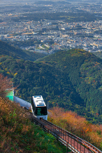 日本北九州樱山观象台的观光车图片