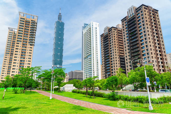 台北101和台湾住宅楼美景照片-正版商用图片2lxz74-摄图新视界
