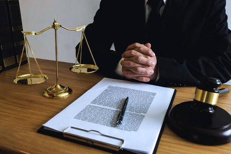 机关会议背景在办公室工作的律师.顾问律师,律师照片