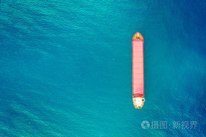 集装箱船从事进出口业务和物流.把货物运到港口.水运国际.