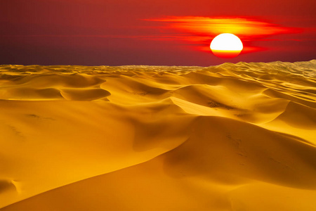 沙丘的黄昏图片
