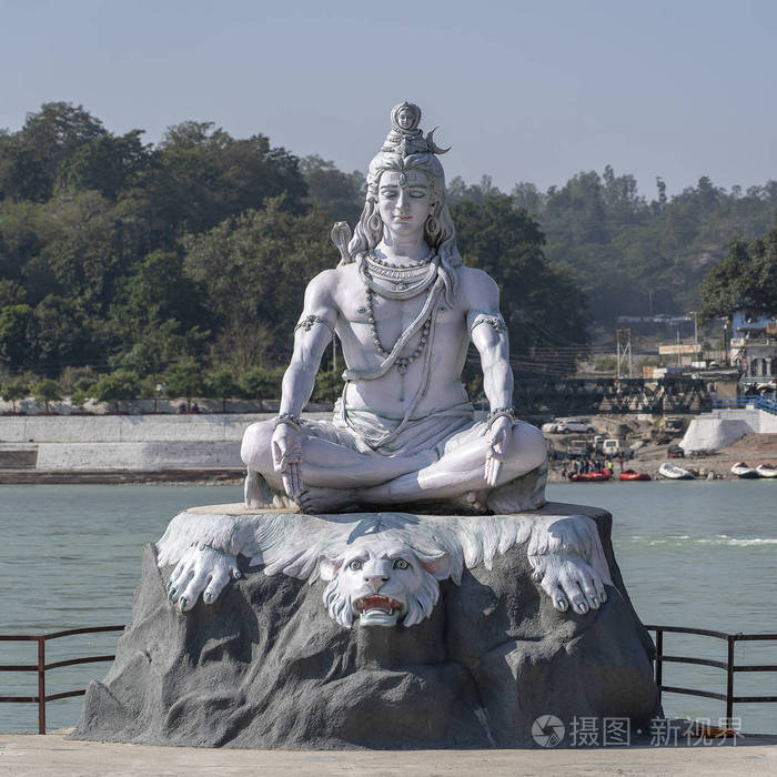 湿婆雕像,印度恒河水域附近的印度教偶像,里斯基什,印度.印度教第一位