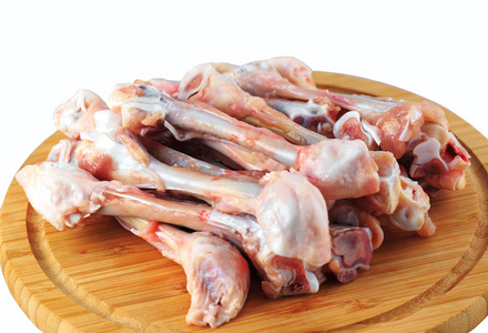 白底生鸡骨吃后的火鸡骨, 在白色背景上被隔绝鸡骨关节鸡骨头上白色