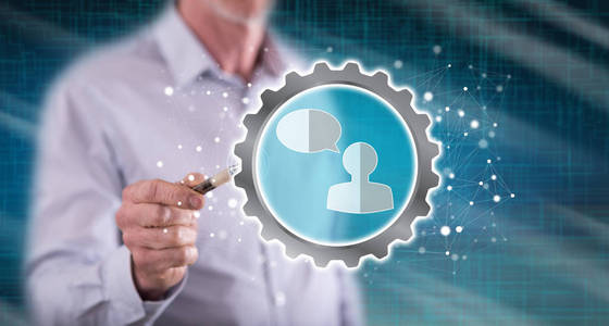 触动人的表情包男人触动了一个在线信息传递的概念照片