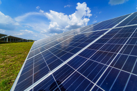 光伏供电系统.太阳能发电厂.生态可再生能源的来源.照片