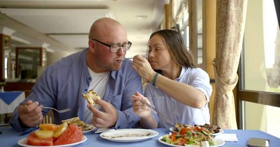 男人互相吃弟弟图片