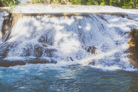 墨西哥阿苏尔恰帕斯瀑布图片