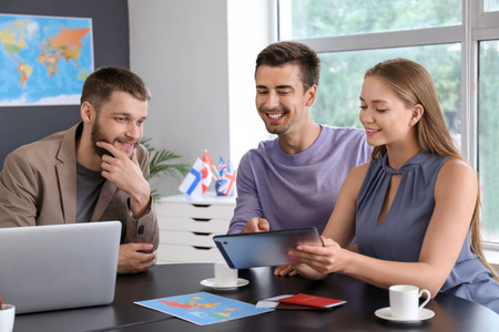 办公室国外gif图片