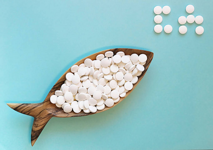 钙是通过药片来表达的.剥皮层,俯视图照片