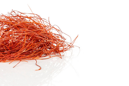 韩国红辣椒粉白底红辣椒线照片