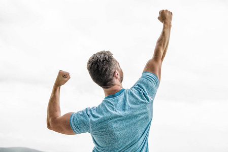 未来的冠军强壮有力的身体感觉强大的后视.成功的运动员.胜利与成功.