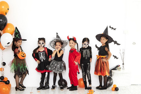 万圣节的朋友图片