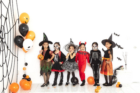 万圣节小朋友图片