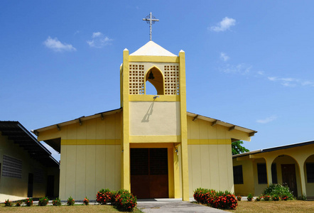 巴拿马乡村的一个小天主教小教堂照片