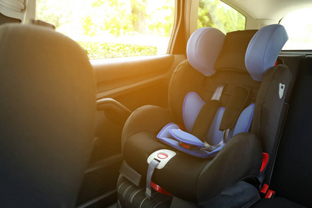 车内儿童安全座椅图片