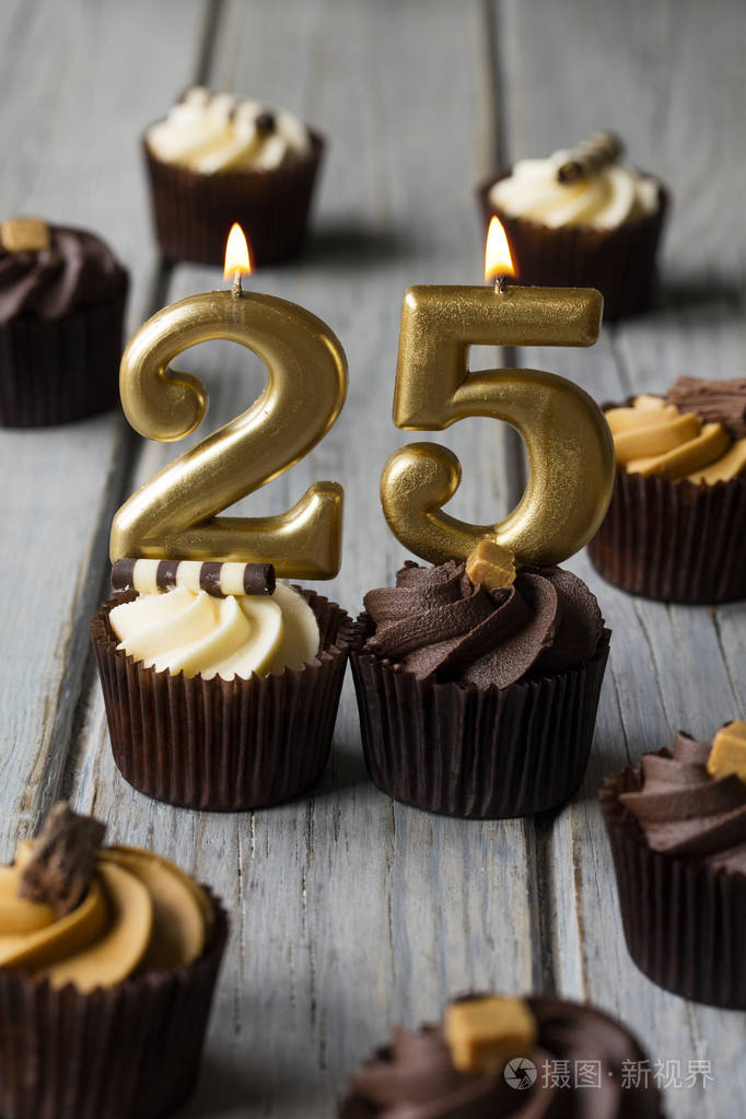 25号木底生日纸杯蛋糕