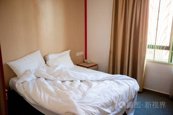 酒店客房白色床