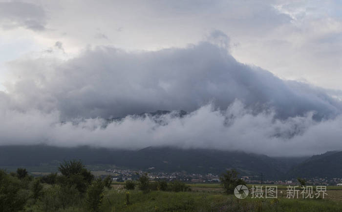 湍流 环境 岩石 郊区 雷雨云 阴天 平流层 要素 天空