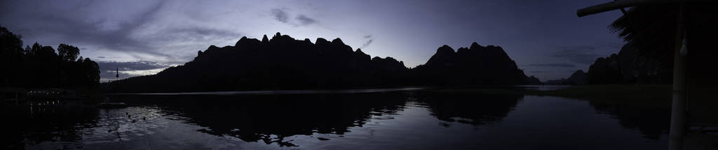 泰国国家公园的可可湖风景图片