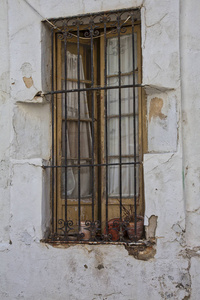 破旧的老房子的破窗图片
