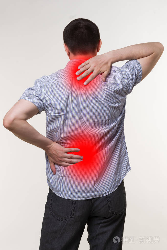 男性身体疼痛男性背痛坐骨神经痛和脊柱侧凸脊医治疗概念