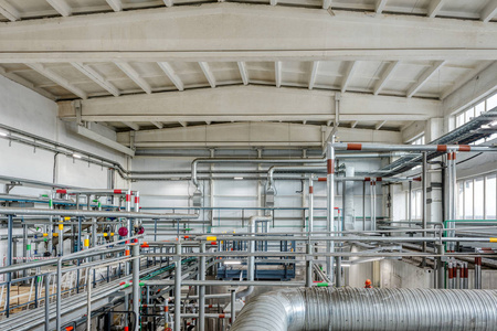 化工厂石油化工厂金属工业强大的设备生产部在机械厂房炼油,石化,化工