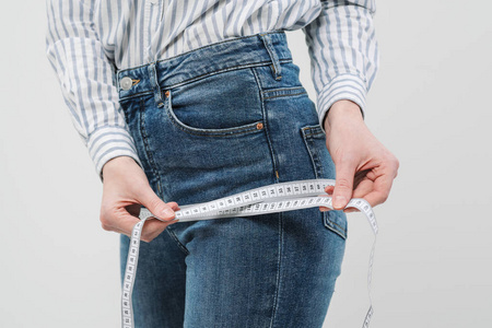 紧身衬衫的睡衣, 健康的概念男人感觉痛苦采用指已提到的人腰腰痛的女