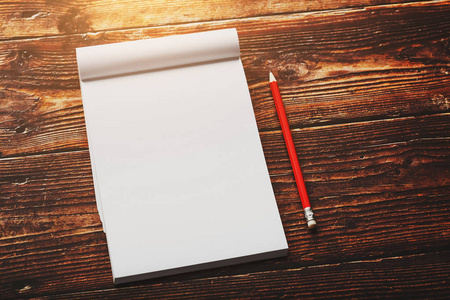 用铅笔在笔记本上图片-用铅笔在笔记本上素材-用铅笔在笔记本上插画-