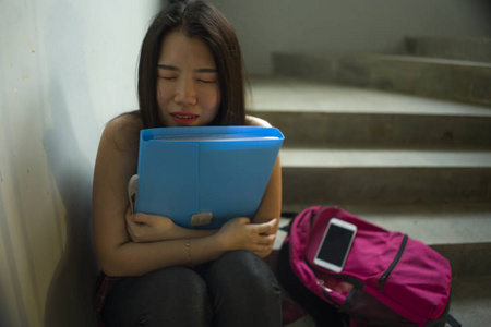 大学生沮丧图片