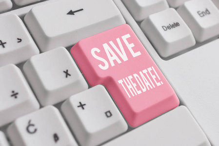 商务照片展示请记住不要在这一天安排任何其他事情在白色电脑键盘上