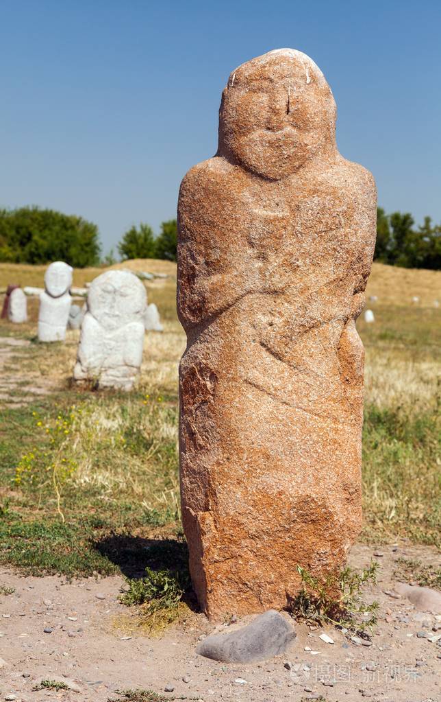 buranatower附近的历史性石像雕塑