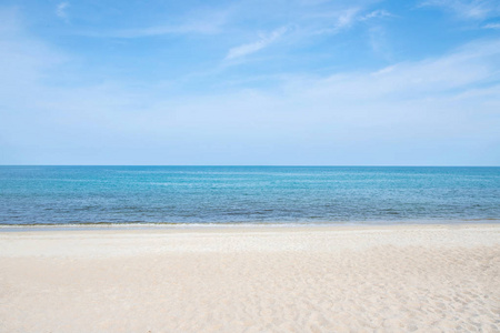 海面沙滩碧波柔和的海面,夏日的沙滩,抽象的背景照片