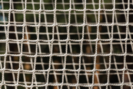 网绳操场上的白色绳网是在夏天照片