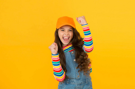 小朋友宣誓手势图片