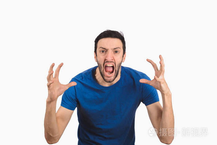 年轻人大喊大叫