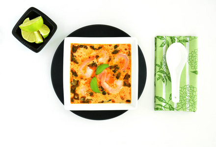 泰式椰子咖喱虾汤图片