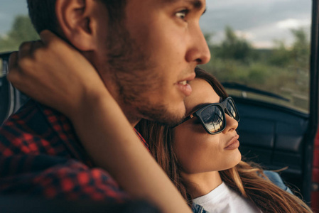 男上女下的动漫图片