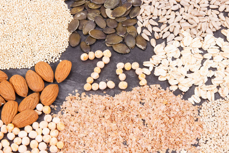 含锌含锌的营养食物.作为维生素,矿物质和纤维来源的健康营养照片