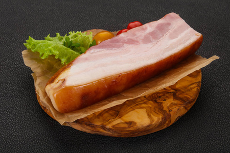 沙拉叶熏猪胸肉图片