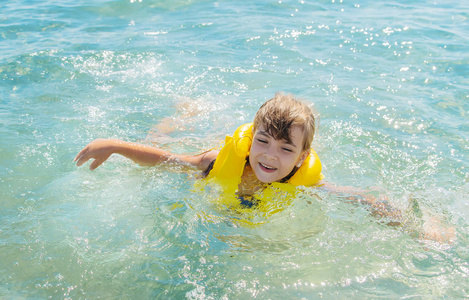 海上的旅程图片