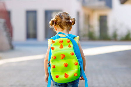 儿童小背包手工图片