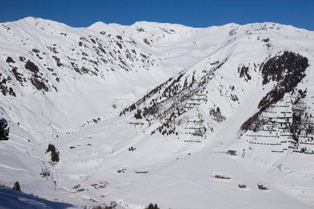 奥地利梅罗芬滑雪场冬季景观图片